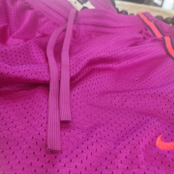 [ Nike] dry fit womens size Medium,  CUTEST purple & orangish/ pink  sportshorts - Picture 12 of 16